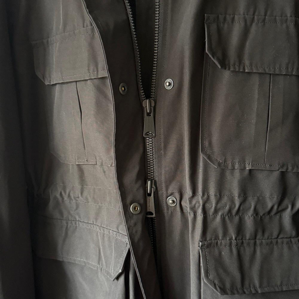 Madewell x Penfield Raincoat — Large - Picture 3 of 10